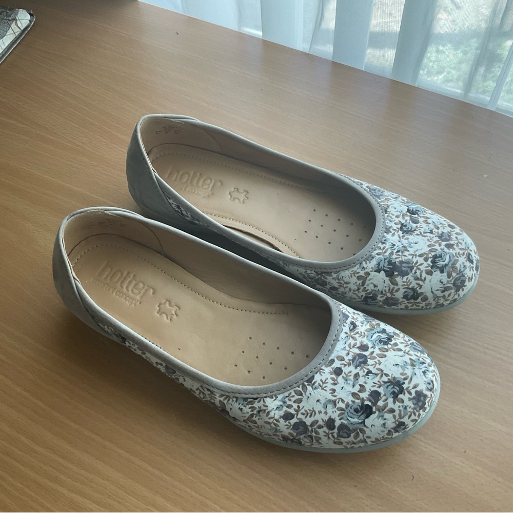 Hotter Women shoes Jewel Floral canvas Sz 8